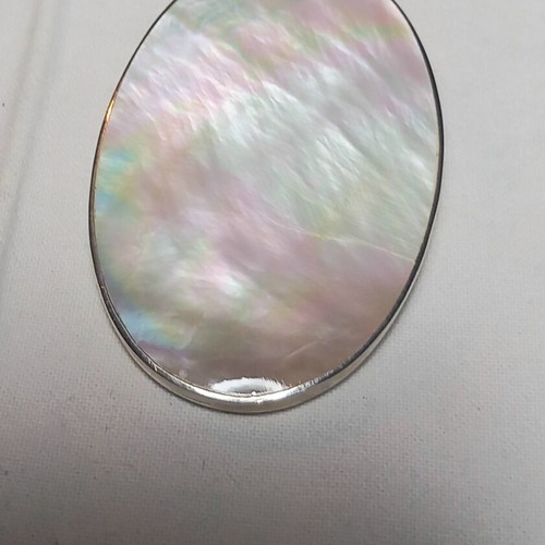 Silver pendant and mother of pearl