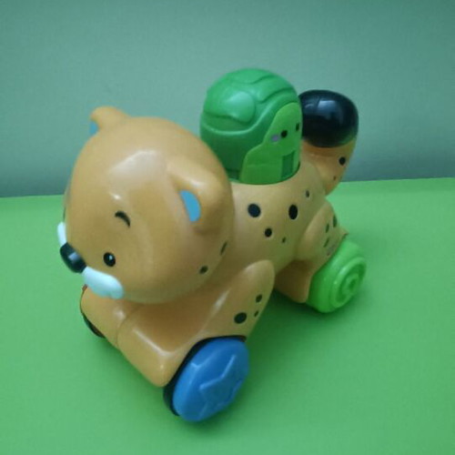 Fisher-Price Amazing Animals Press & Go Cheetah and Laugh & Learn Musical Storybook used