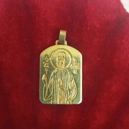 Gold-plated pendant amulet like new with faux chain 64cm