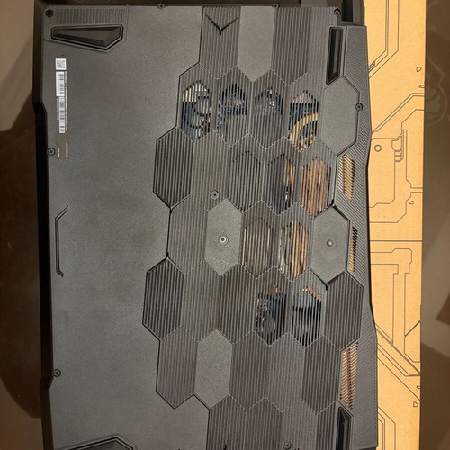 MSI Bravo 17 C7VFK laptop new, AMD Ryzen 7, RTX 4060, 16GB RAM, 1TB SSD