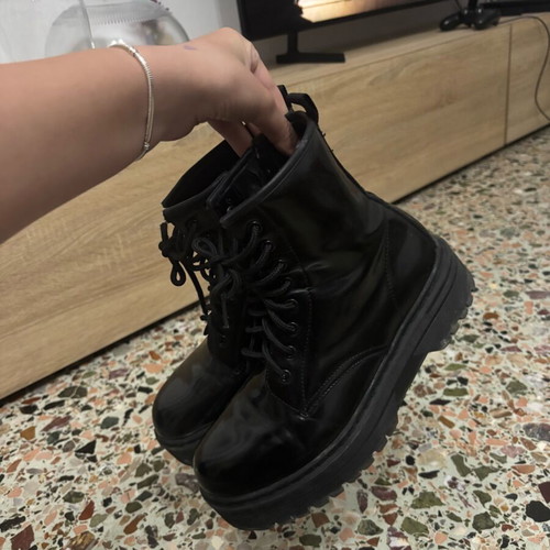 JK London women's black boots with chunky sole like new