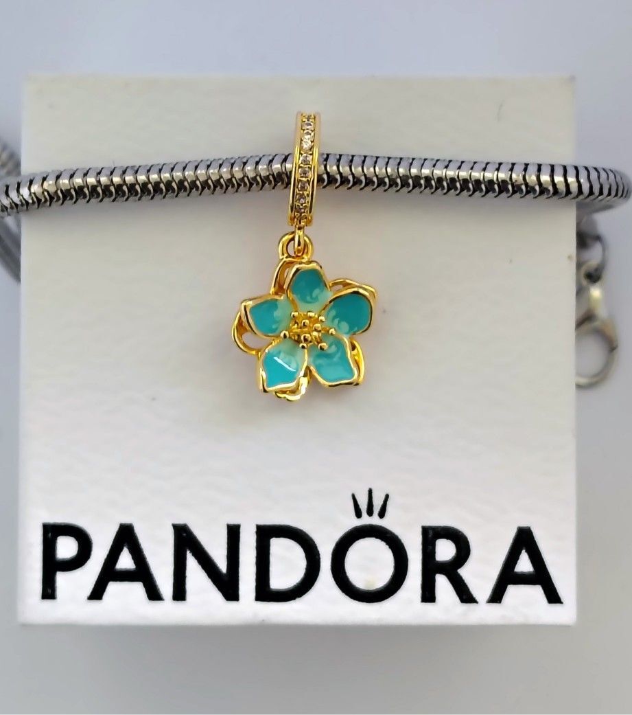 Pandora Blue Blossom Dangle Charm new,… - € 34,00 - Vendora.cy