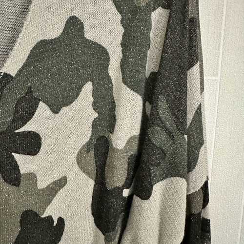 New Look camouflage blouse like new with silver detail