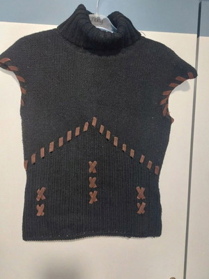 Y2K sleeveless sweater, black, size S/M