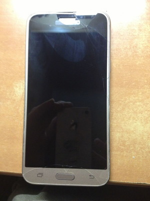 Samsung Galaxy SM-J320FN used, gold with broken screen