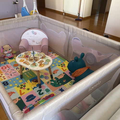 Lionelo Willow XL playpen with large play area