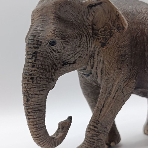Schleich Wild Life African Elephant Figures like new
