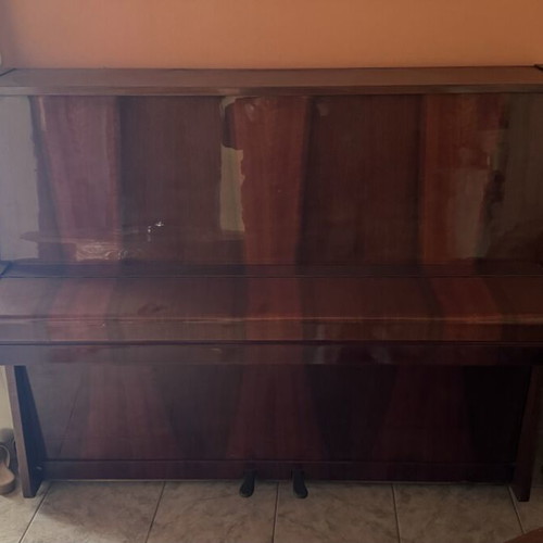 Russian piano like new