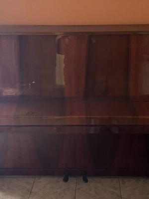 Russian piano like new
