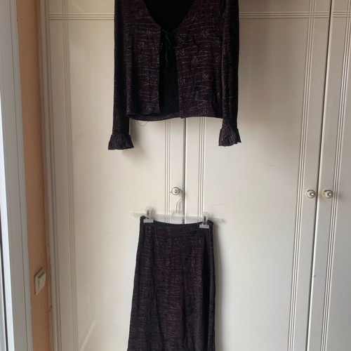 Skirt and jacket set like new, summer purple and black with glitter