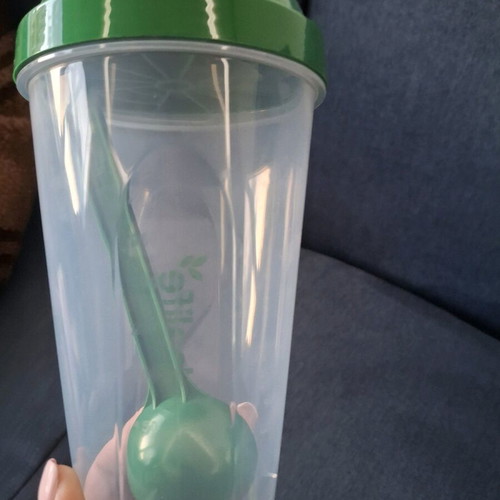Herbalife shaker and measuring spoon new