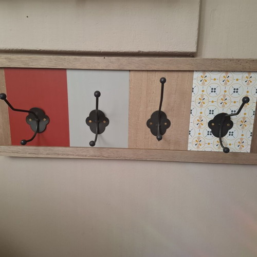 Decorative wall hook like new, light use