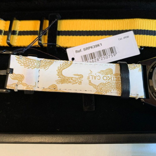 Seiko 5 Bruce Lee Limited Edition SRPK39K1 New with 2 Straps