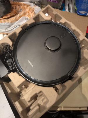 Xiaomi Mi Robot S20 vacuum cleaner like new with WiFi and mop