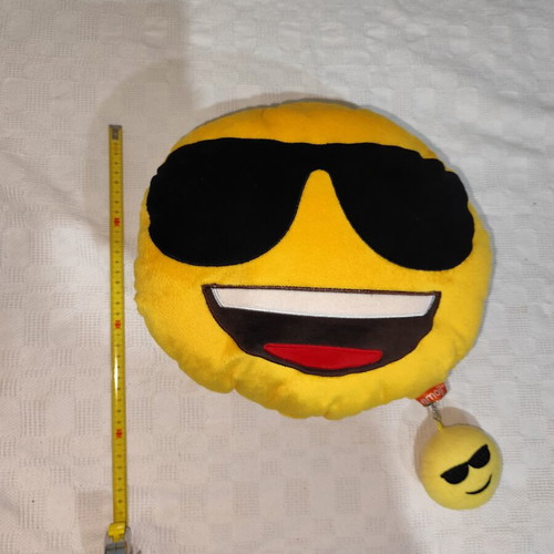 Emoji plush pillow used, 24 centimeters