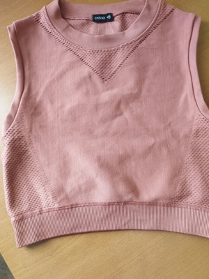 Athletic top coral color like new, size S