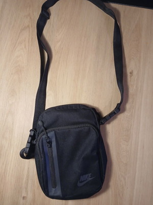 Nike tech crossbody shoulder bag, black and white