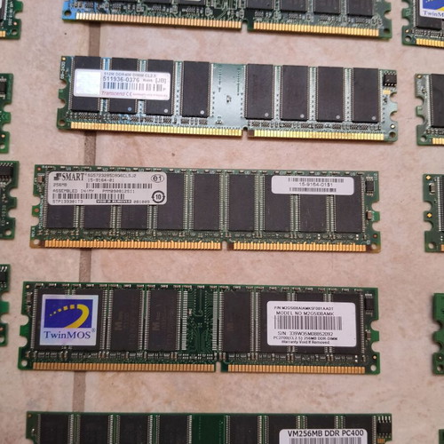 Memory cards used, old, external condition good, unknown functionality
