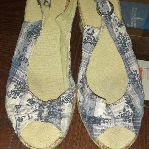 Tamaris platform sandals size 38 used, blue