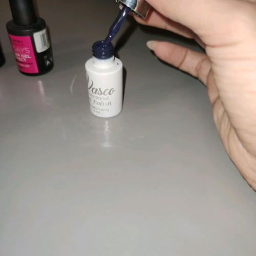 Semi-permanent nail polishes like new, set with Bioshev and Vasco