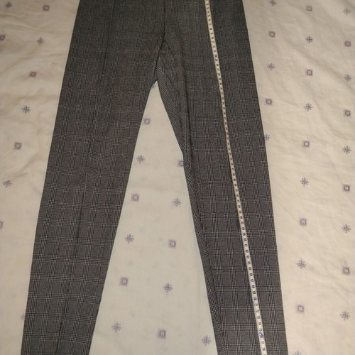 Checked slim pants leggings like new, black and grey