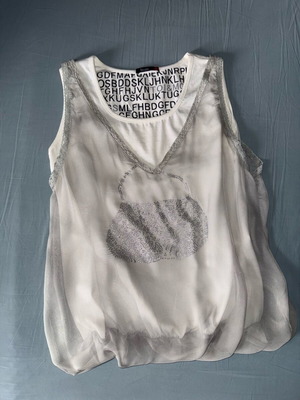 Toi&Moi blouse like new, white with silver details, size M