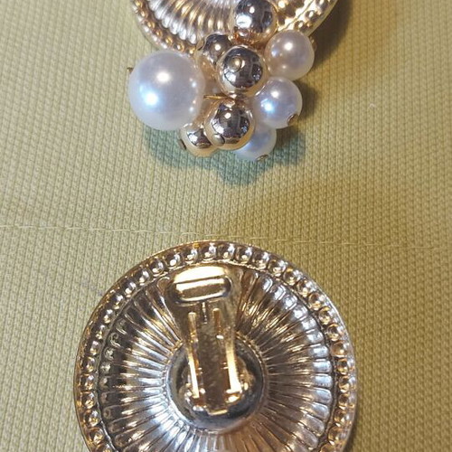 Metal earrings new vintage, white and gold