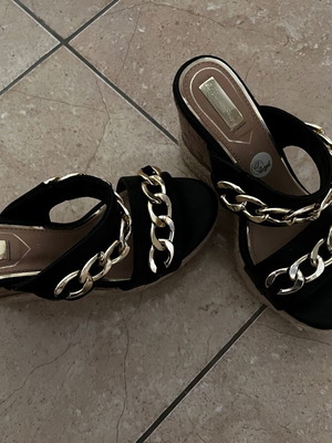 Women's platform sandals size 37 black like new