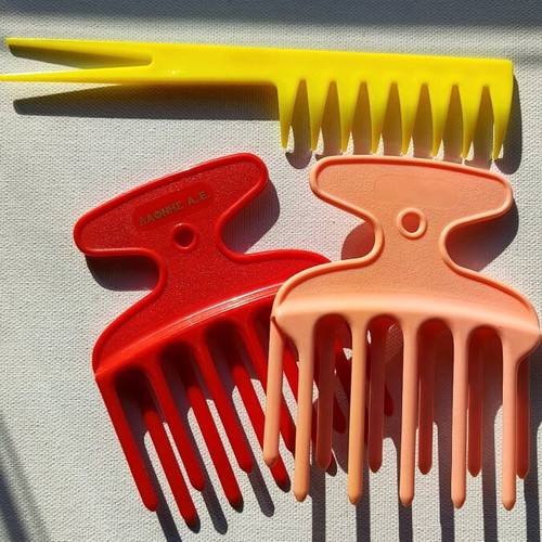 Dafnis combs like new for curly, wavy, and perm hair