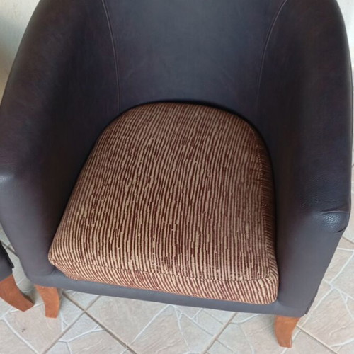 2 Leather Armchairs Brown With Striped Cushions Like New