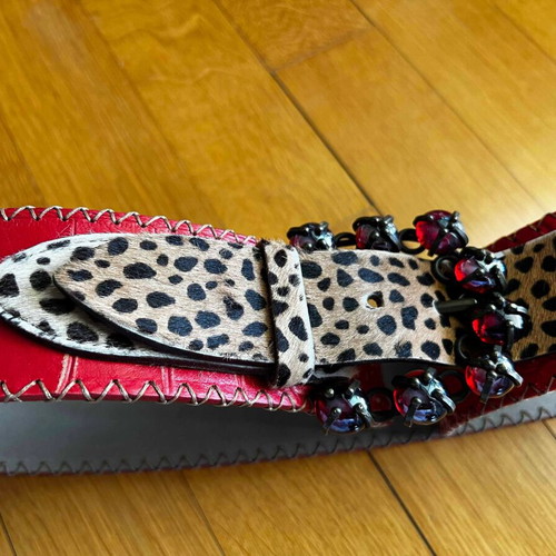 Vintage belt red with leopard synthetic like new, size 85