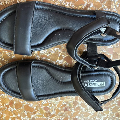 Pikolinos sandals size 40, black