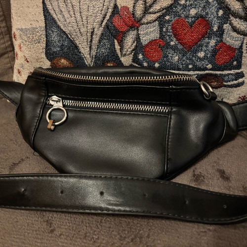 Banana bag like new, medium size, black