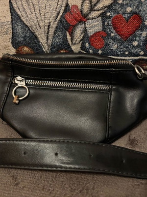 Banana bag like new, medium size, black