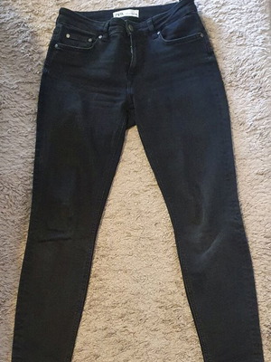 Zara woman skinny black jeans size 36 like new