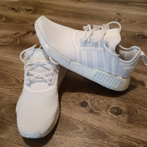 Adidas NMD R1 men's sports shoes, white, size 44