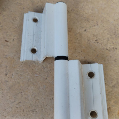 Aluminum hinges like new, 20 large and 23 small with screws and plastic