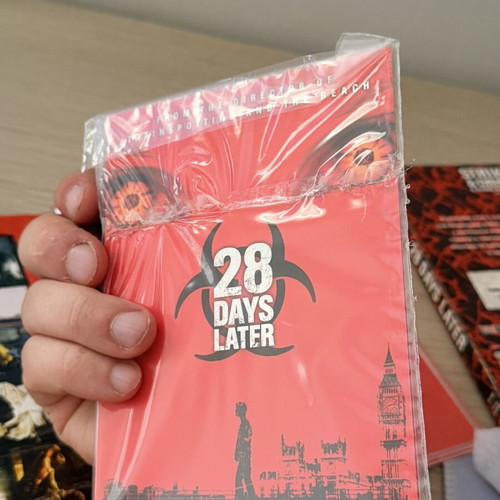 28 Days Later Collector’s Edition DVD used with complete comics set