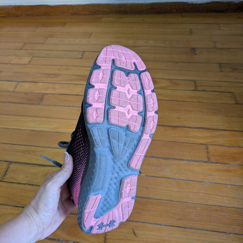 Under Armour Charged Rogue women's athletic shoes size 41 like new, black and pink