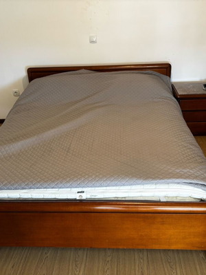 Varagkis Bedroom Set with Bed, Mattress, Drawers, Mirror, and Coffee Table like new
