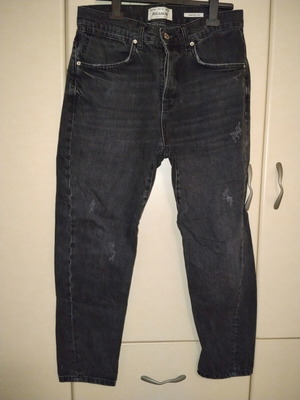 Pull & Bear Twisted Leg boyfriend jeans like new, faded black gray