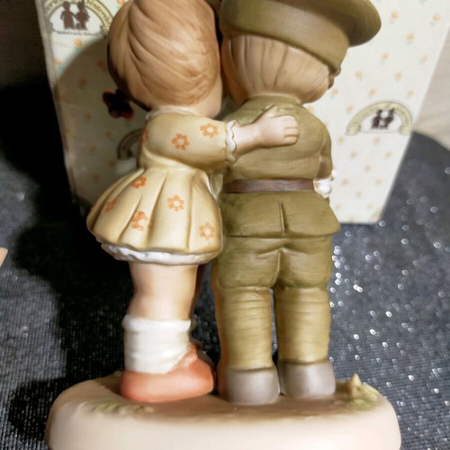 Decorative figurine collection like new