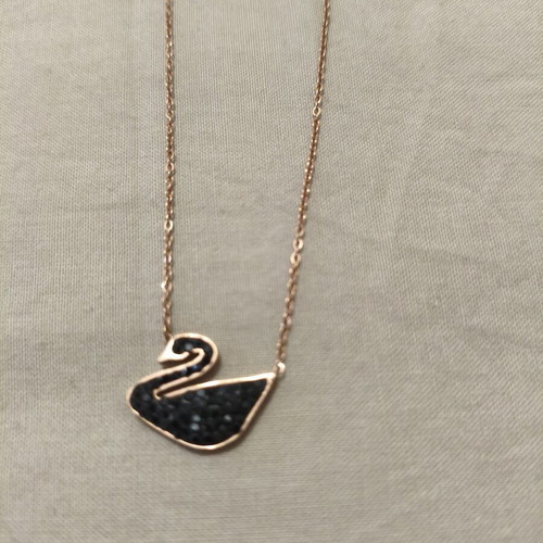 Necklace Black Swan Pendant Stainless Steel New, Rose Gold Tone