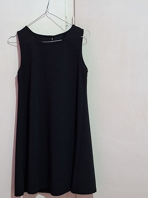 Black sleeveless dress like new, size S/M, minimal style