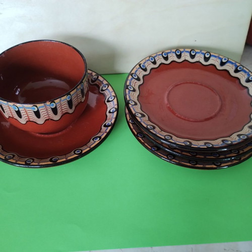 Troyan Ceramics Service Parts like new with traditional decor