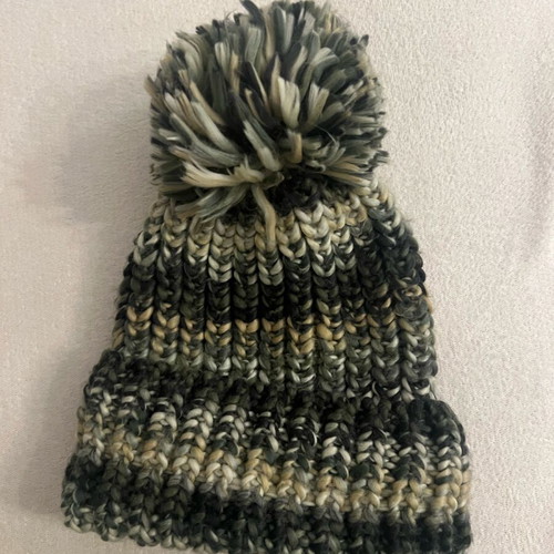American Eagle hat and scarf like new, multicolored