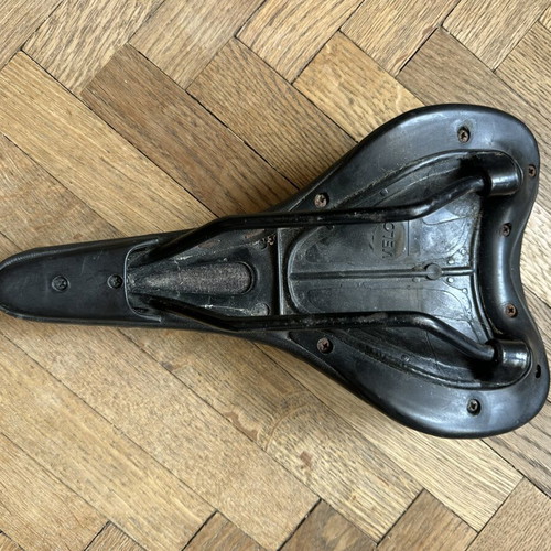 Bicycle saddle used