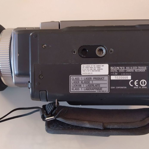 Sony DCR-TRV950E video camera used with extra accessories
