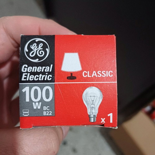 General Electric B22 100w Incandescent Bulb new, transparent