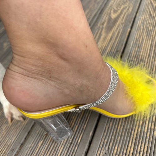 Glamour shoes size 40 new with feathers and rhinestones yellow